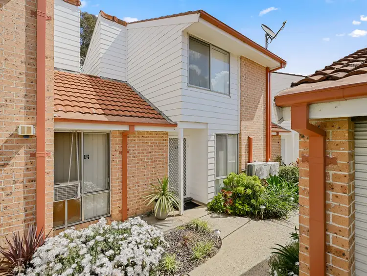 13/11 Mundarda Place, St Helens Park NSW 2560