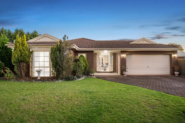 5 Waradgery Drive, Rowville VIC 3178