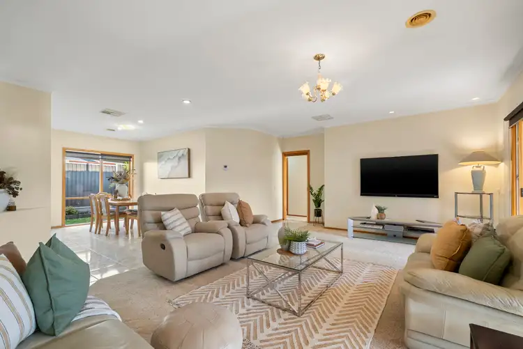 5 Waradgery Drive, Rowville VIC 3178