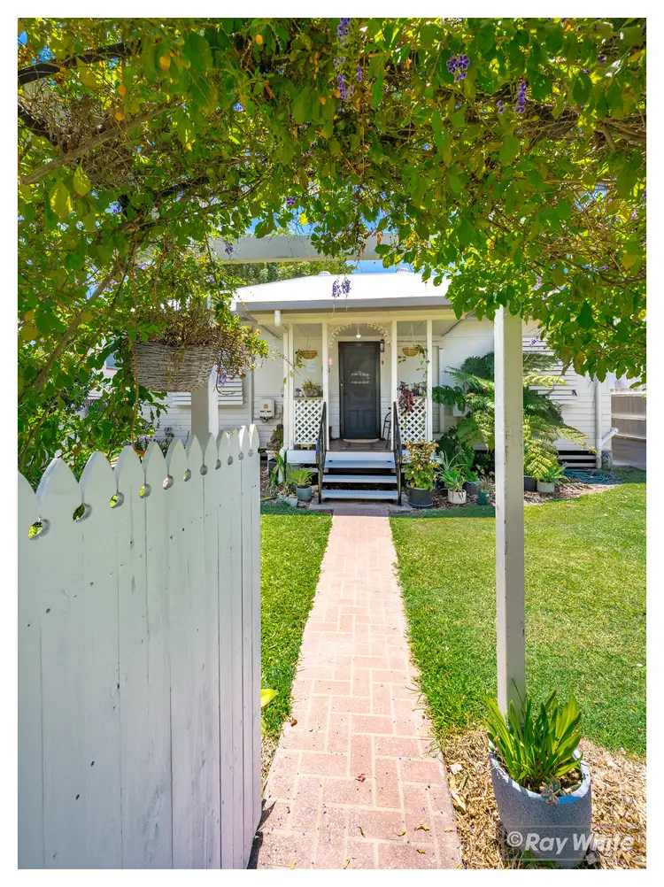 8 Hamilton Avenue, Wandal QLD 4700