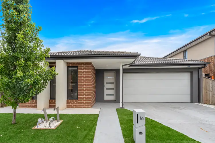 16 Tivoli Way, Mickleham VIC 3064