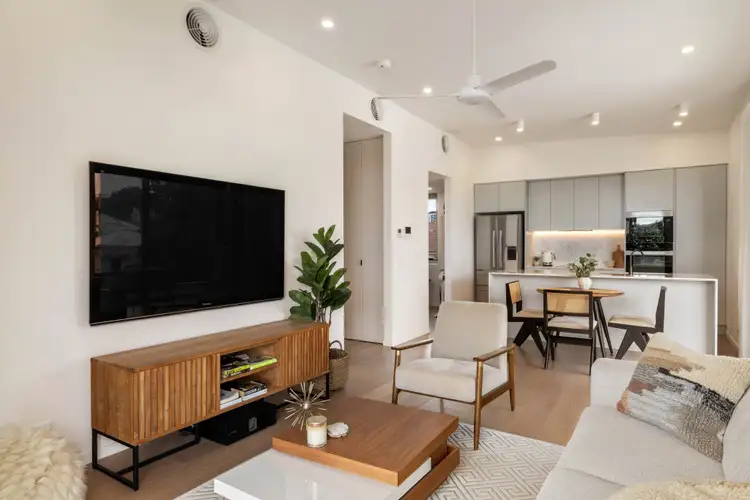 Third view of Homely apartment listing, 10/118 Racecourse Road, Ascot QLD 4007