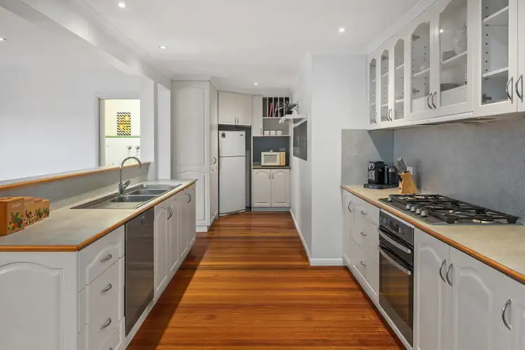 Third view of Homely house listing, 5 Tyson Court, Lalor VIC 3075