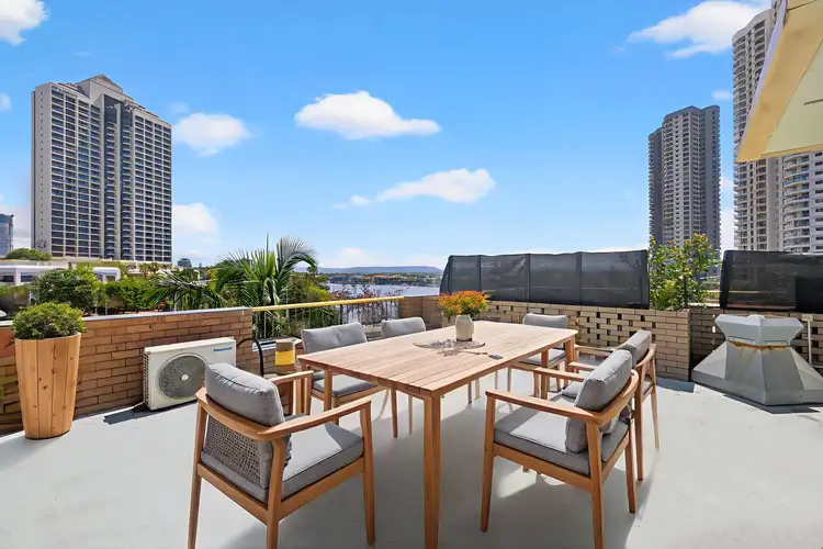 11/186 Ferny Avenue, Surfers Paradise QLD 4217