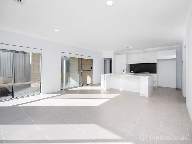 10 Coconuts Avenue, Eglinton WA 6034