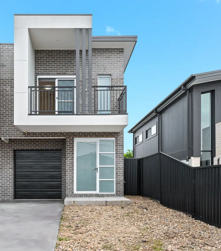 1/298 Newbridge Rd, Moorebank NSW 2170