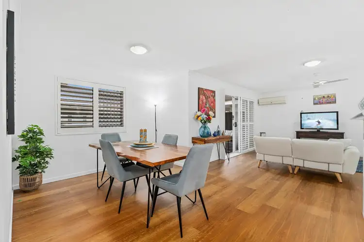 17/4 Proud Street, Labrador QLD 4215