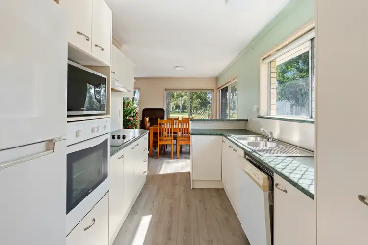 9 Moana Park Avenue, Broadbeach Waters QLD 4218