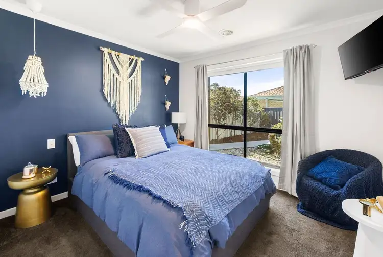 Third view of Homely house listing, 5 Diggers Place, Caroline Springs VIC 3023