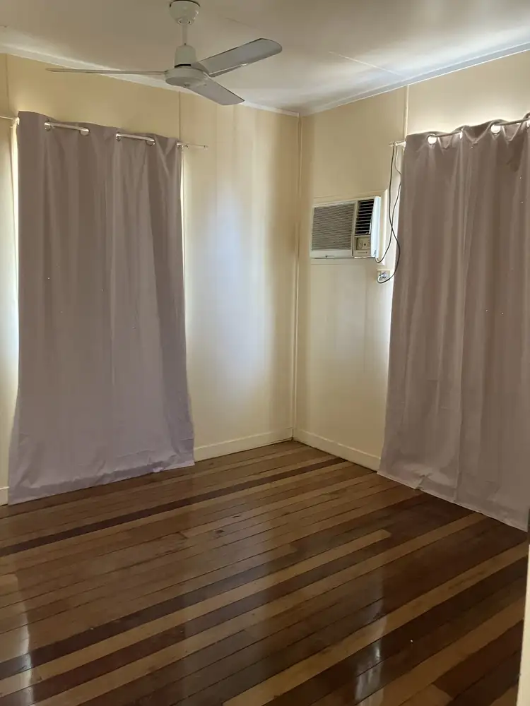 Second view of Homely flat listing, 2/137 Thistle, Blackall QLD 4472