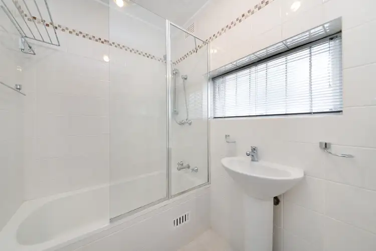 Fourth view of Homely apartment listing, 6/3 Ocean Street, Bondi NSW 2026