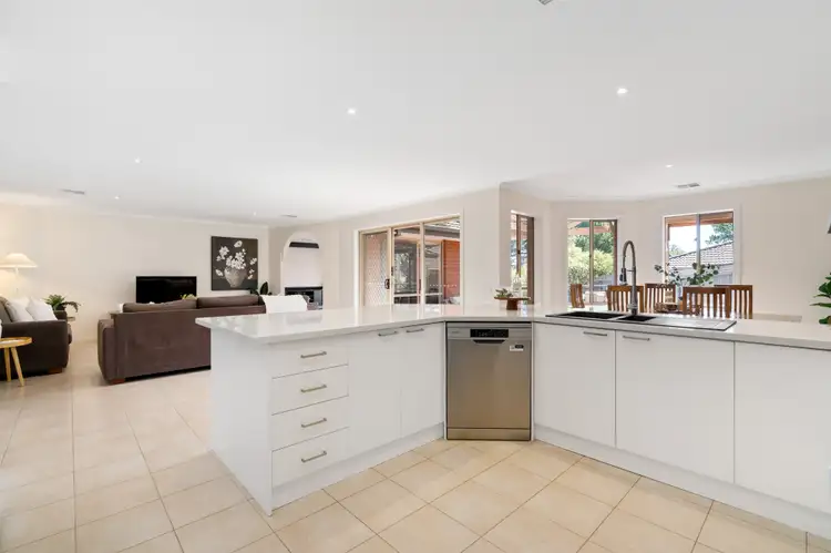 Fifth view of Homely house listing, 14 Collina Court, Langwarrin VIC 3910