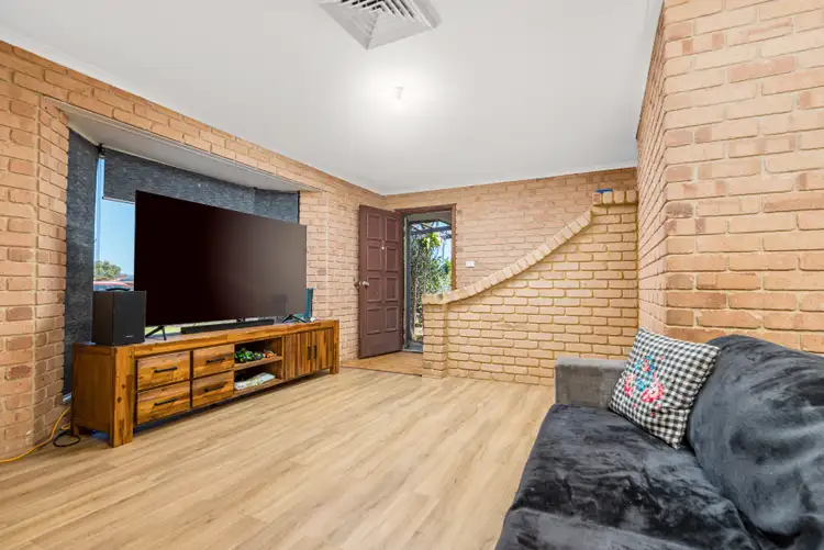 Second view of Homely house listing, 5 Pinyali Way, Waggrakine WA 6530