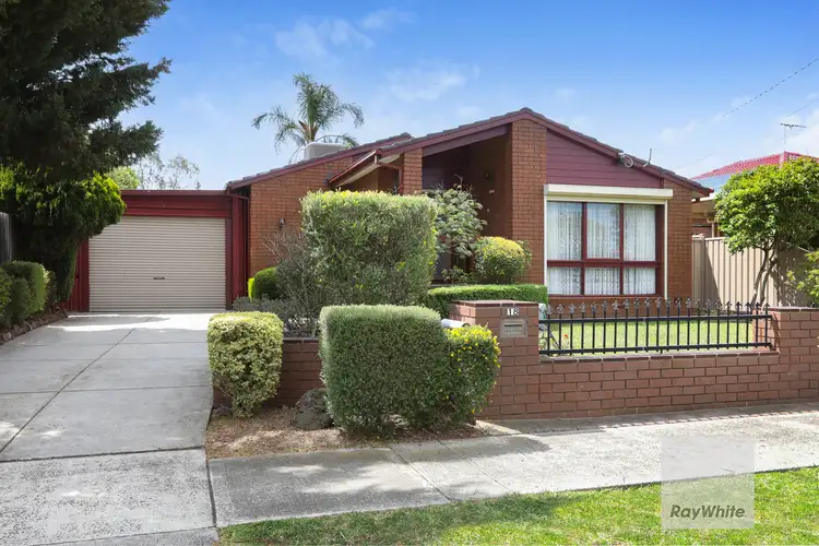 18 Brunton Crescent, Tullamarine VIC 3043