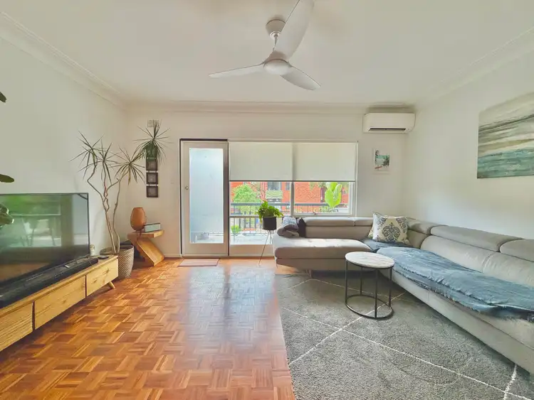 2 Templeman Crescent