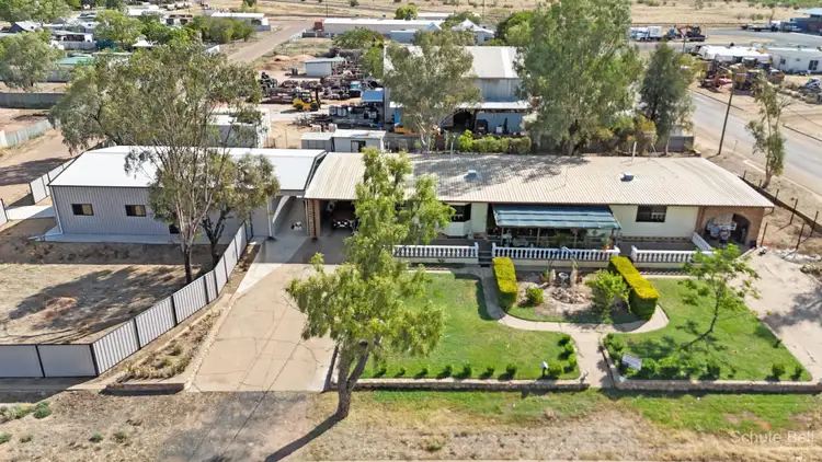 1 Pelican St