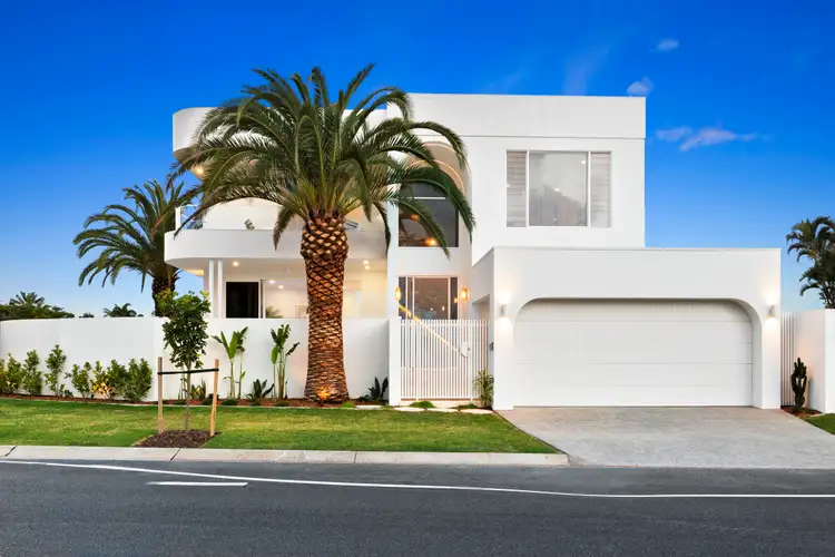 8 Rumrunner Street, Mermaid Waters QLD 4218