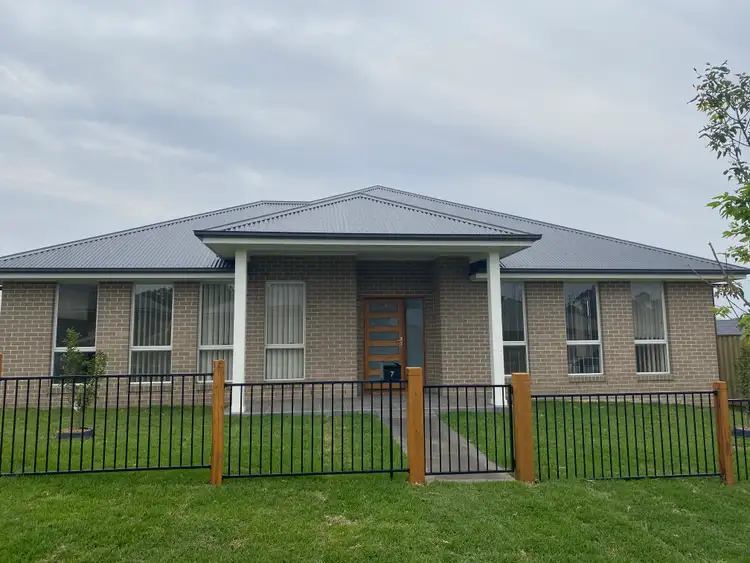 7 Green Street, Renwick NSW 2575