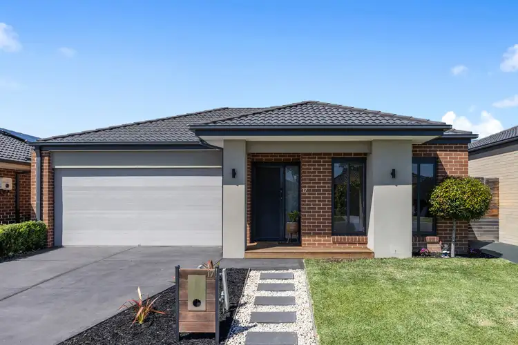 17 Millicent Parade, Officer VIC 3809