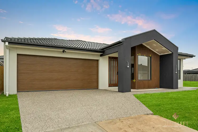 13 Lowland Crescent