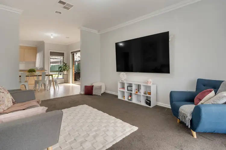 Fifth view of Homely house listing, 15 Swinburne Close, Craigieburn VIC 3064
