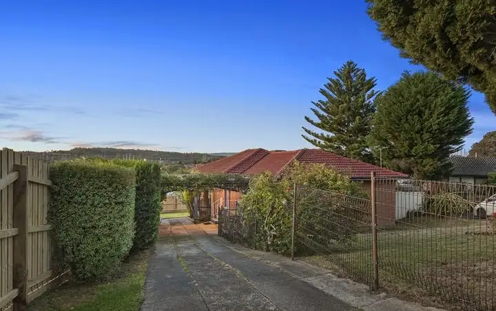 Main view of Homely house listing, 8 Heatherdew Close, Endeavour Hills VIC 3802