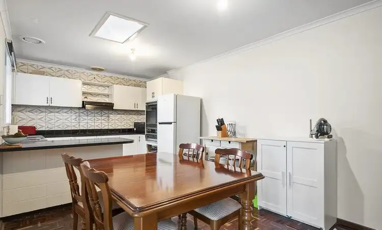 Fifth view of Homely house listing, 8 Heatherdew Close, Endeavour Hills VIC 3802