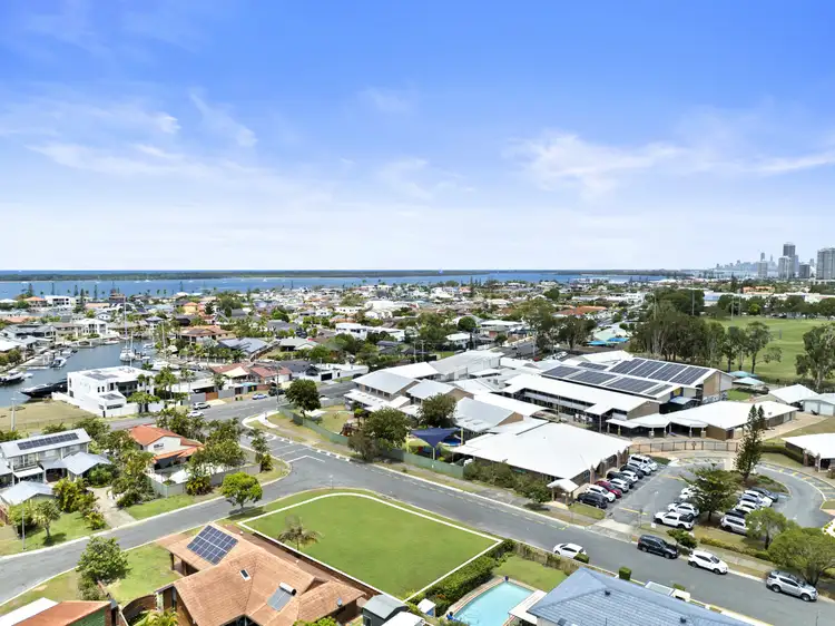 1 Simbai Street, Runaway Bay QLD 4216