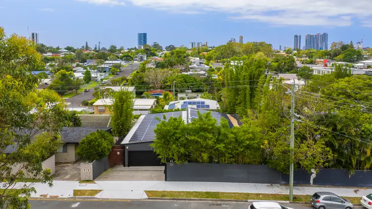 39 Kumbari Avenue, Southport QLD 4215