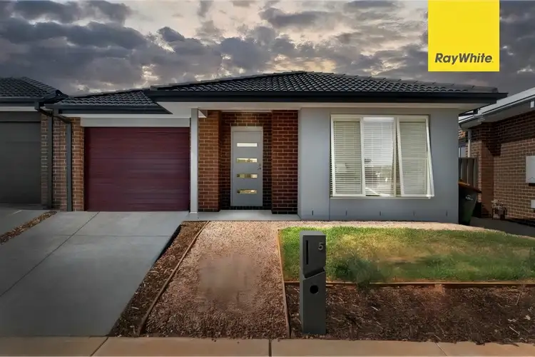 5 Ruff Way, Melton South VIC 3338