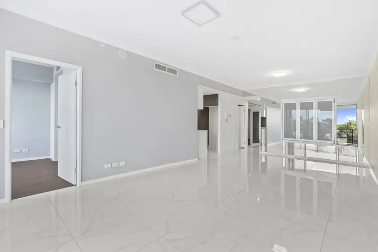 3608/5 Harbourside Court, Biggera Waters QLD 4216