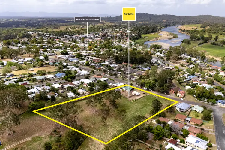 10 Moon Street, Wingham NSW 2429