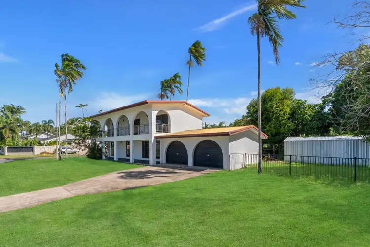 2 Monica Close, Holloways Beach QLD 4878