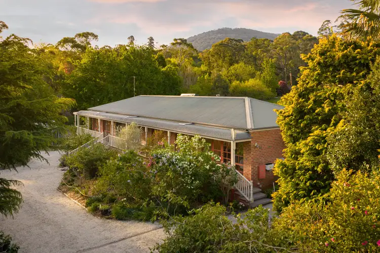 25 Taylors Road, Mount Macedon VIC 3441