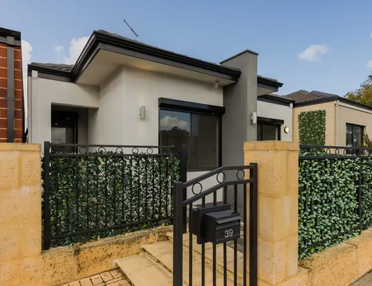 39 Kangaroo Avenue, Kwinana Town Centre WA 6167