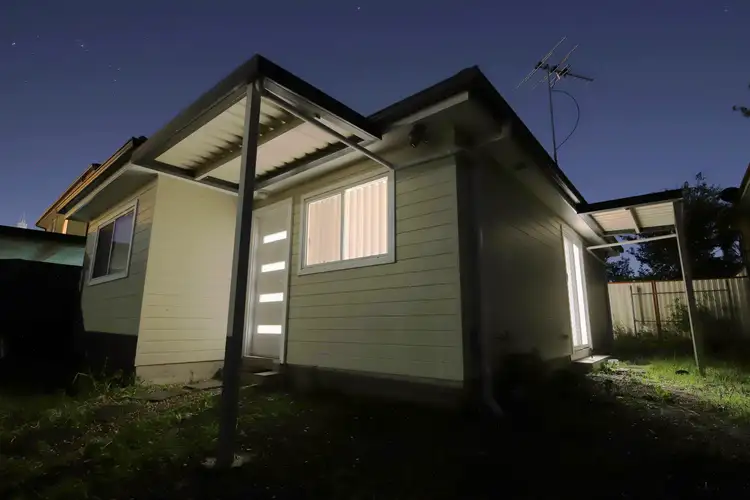 27A Hillcrest Avenue, Greenacre NSW 2190