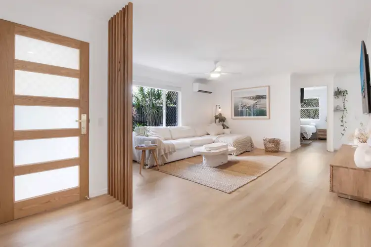 2/20 Mollys Place, Currumbin Waters QLD 4223