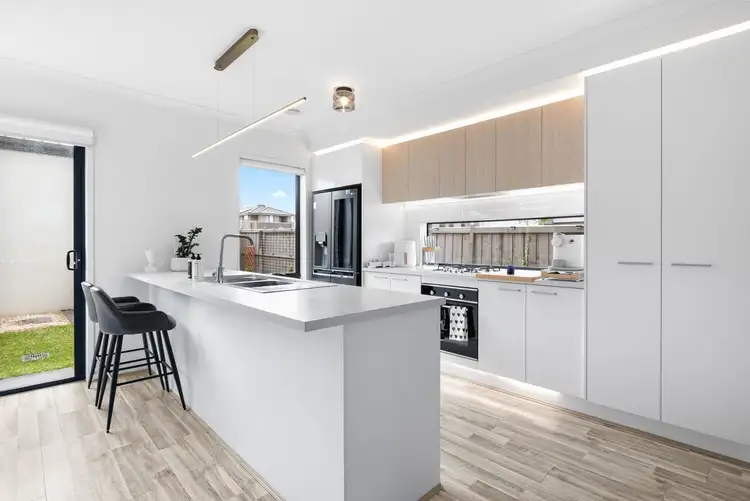 Fifth view of Homely house listing, 2 Peterlee Walk, Werribee VIC 3030