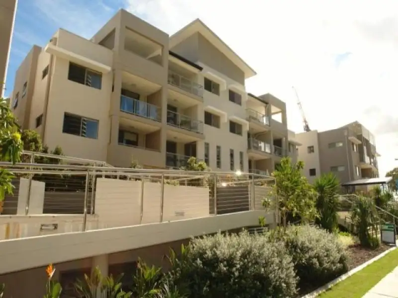 Main view of Homely house listing, 17/12-18 Bayview Street, Runaway Bay QLD 4216