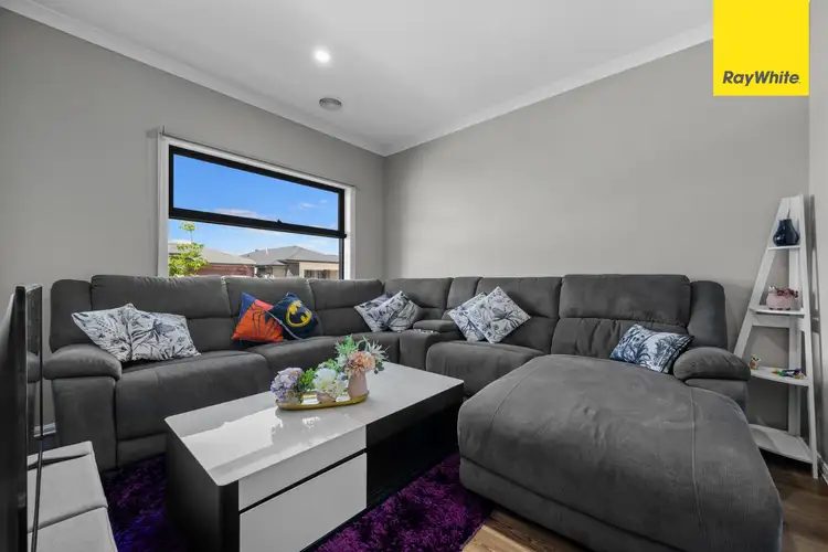 Second view of Homely house listing, 6 Glenard Avenue, Strathtulloh VIC 3338