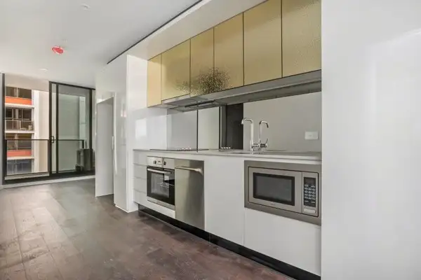 2204R/33 Rose Lane, Melbourne VIC 3000