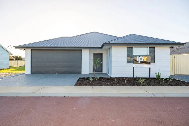 11 Clifton Avenue, Jurien Bay WA 6516