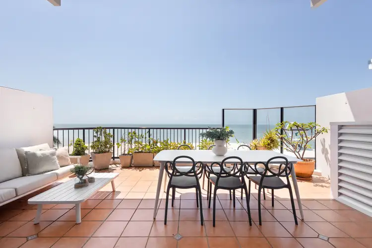 25/94-98 Prince Edward Parade, Redcliffe QLD 4020