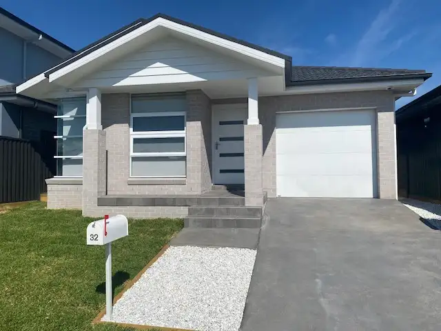 32 Skipton Lane, Prestons NSW 2170