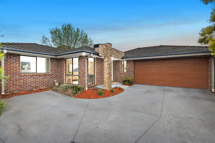 2/3 Fourth Avenue, Rowville VIC 3178