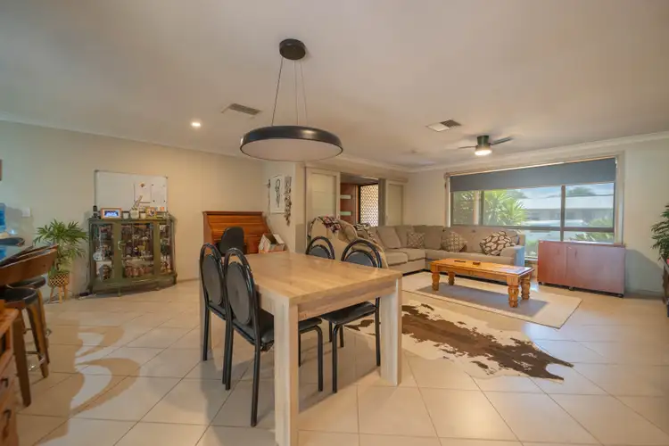 9 Thornbury Street, Parkes NSW 2870