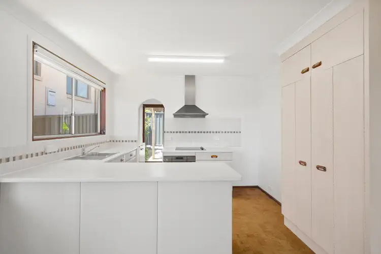 27 Bridge Avenue, Oak Flats NSW 2529