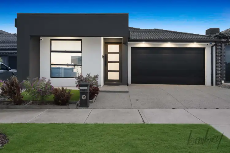 11 Akashi Crescent, Craigieburn VIC 3064