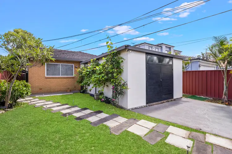 40 Endeavour Road, Georges Hall NSW 2198