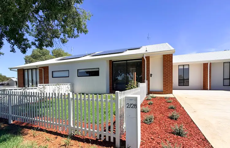 2/28 Lynch Street, Parkes NSW 2870